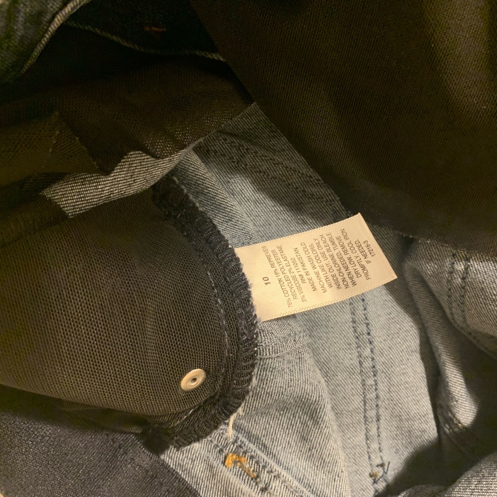 Bold Elements-Cut to Curve denim jeans. Size 10. Comfortable and waist slimming.